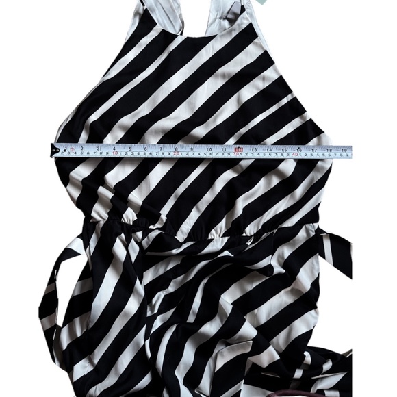 H&M Black & White Diagonal Stripe Wide-Leg Jumpsuit – Size L – NWT - Picture 8 of 11